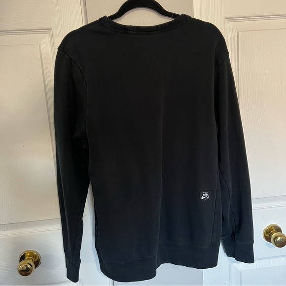 nike crewneck - Picture 2 of 3